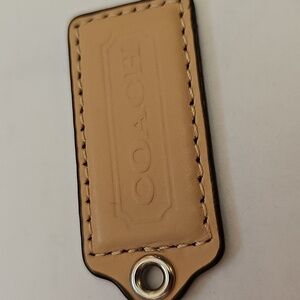 Coach Hang tag Large Leather Beige EUC